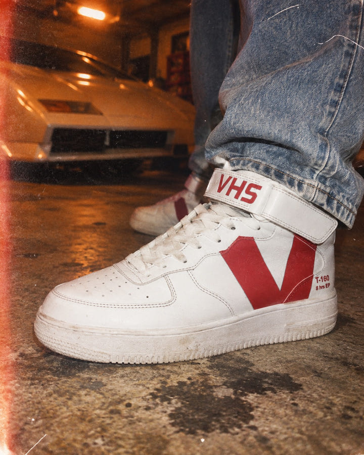 V VHS 1988 Sneakers