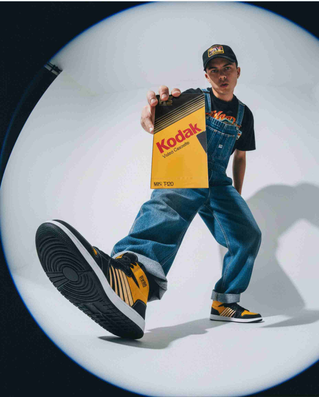 E-180  VHS Unisex Sneakers