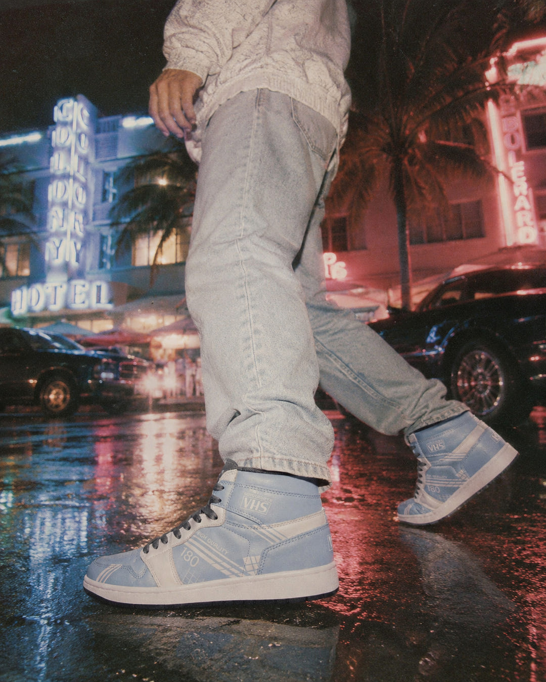 VHS Sky 180 Sneakers