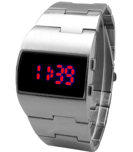 1986 Iron Relogio Watch - Newretro.Net